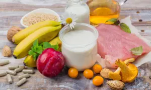 Bananes, dinde, produits laitiers, amandes, champignons : des aliments riches en tryptophane pour un bien-être naturel.