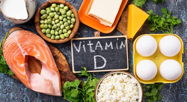 Saumon, œufs, produits laitiers, pois et beurre : ces aliments aident à comprendre à quoi sert la vitamine D.