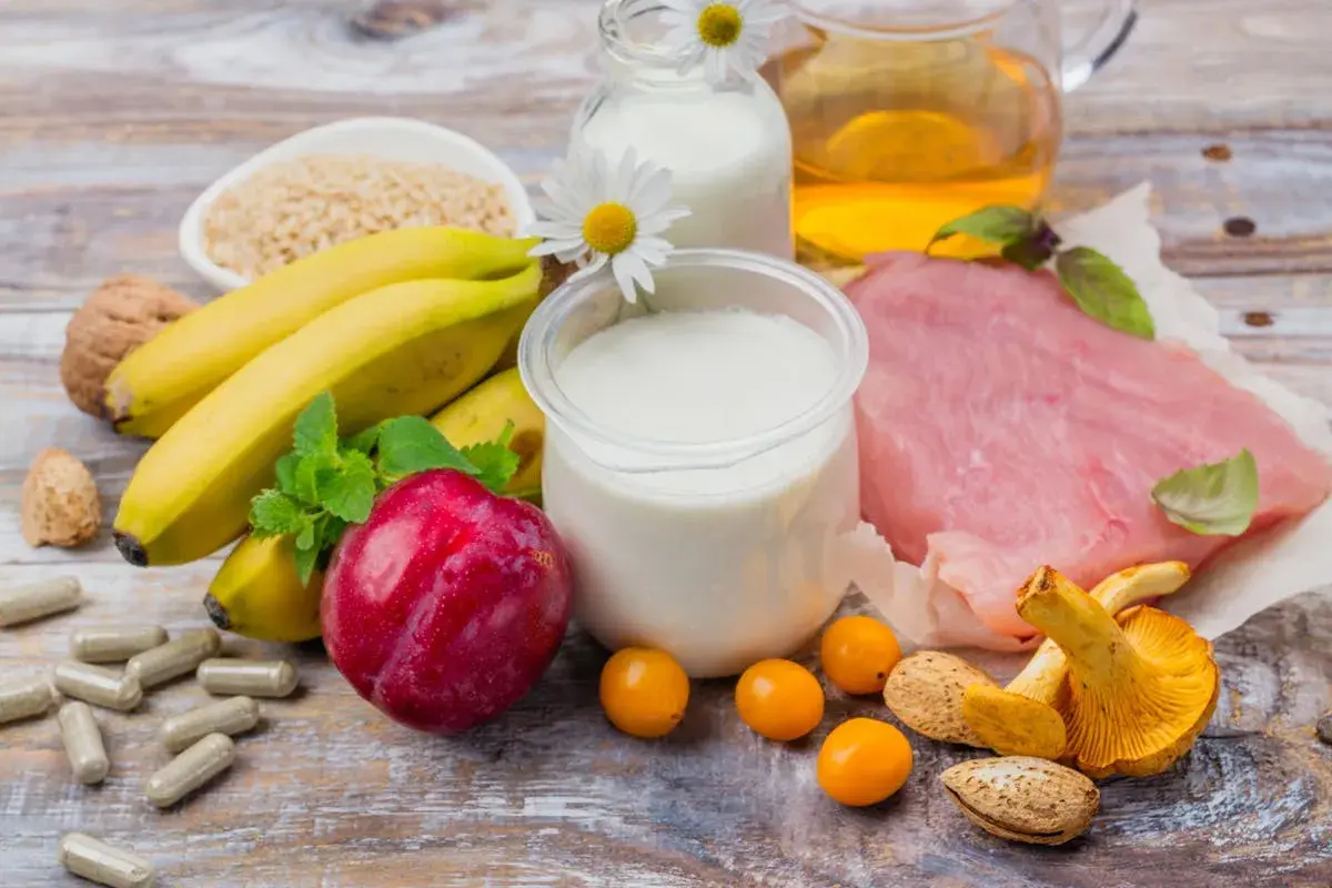 Bananes, dinde, produits laitiers, amandes, champignons : des aliments riches en tryptophane pour un bien-être naturel.
